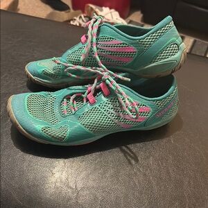 Merrell Blue and Pink Athletic Shoes with Breathable Mesh and Low-Top Design